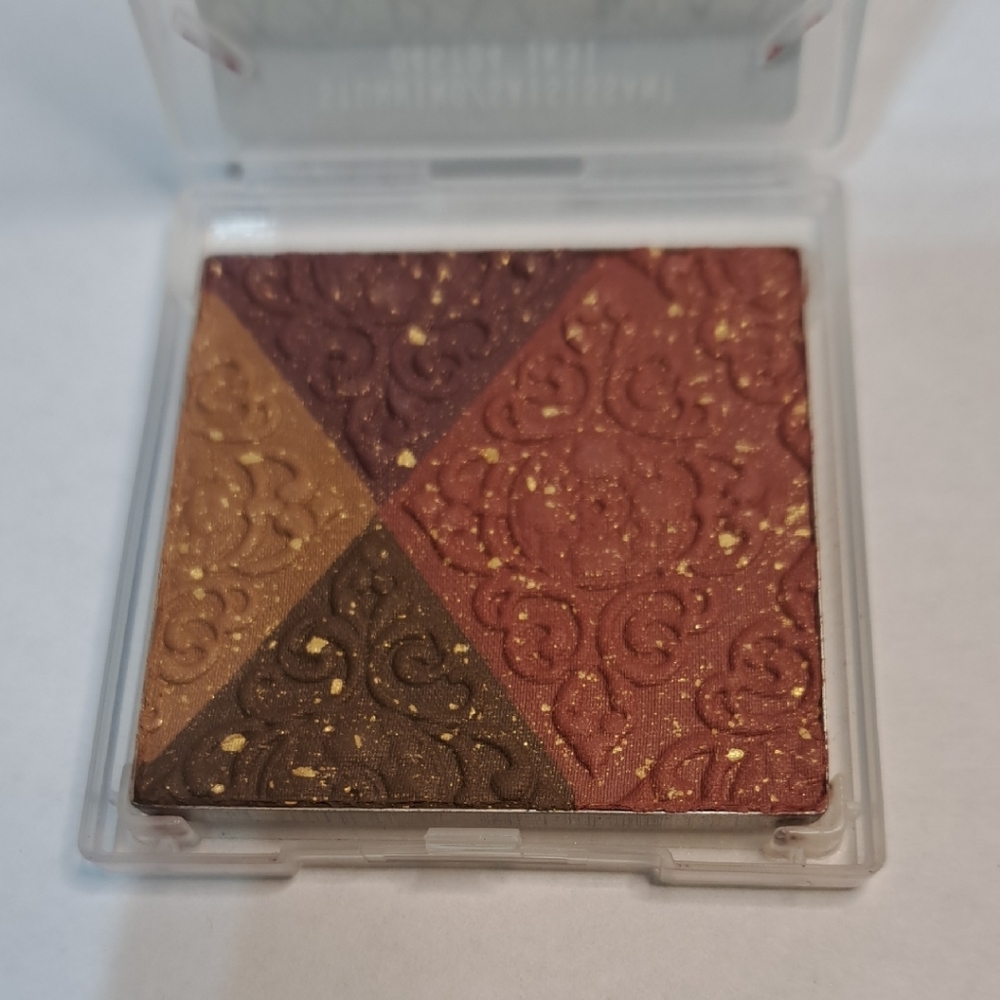 Mary Kay Gold and Brown Eyeshadow Palette Shimmery Finish